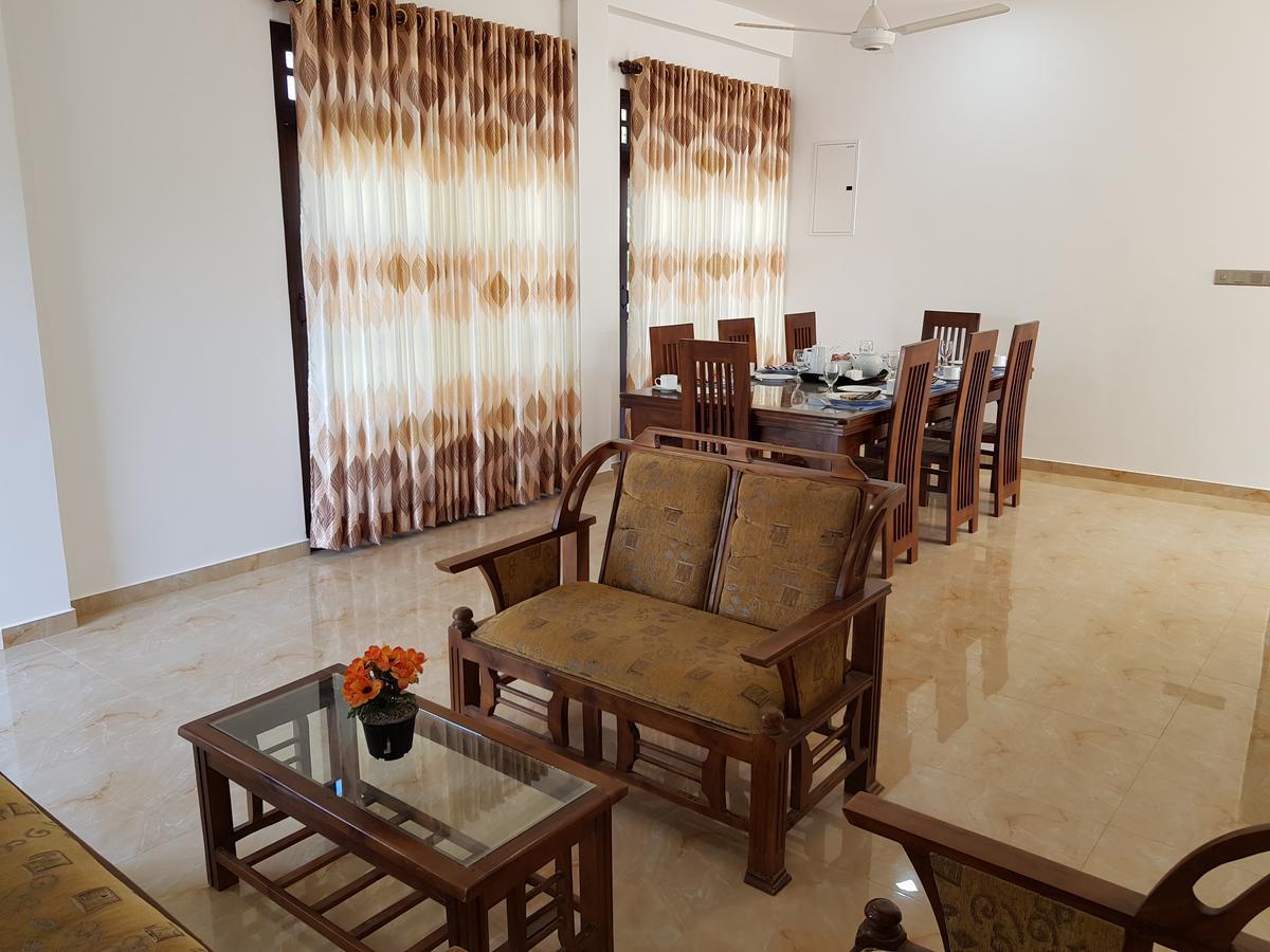 My Whales Guest House Banduramulla 外观 照片